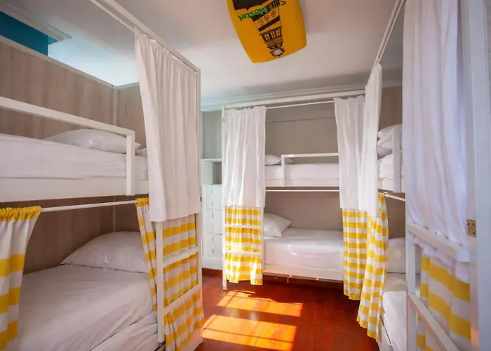 Hostel Surf Χιχόν