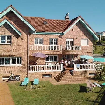 Surf Hostel *